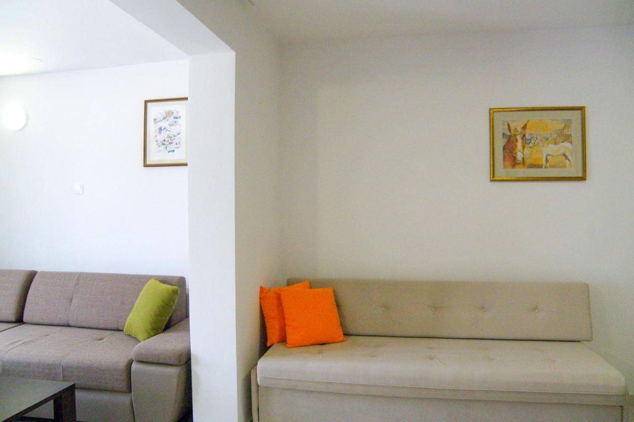 Lada Apartmani Novalja Exterior photo